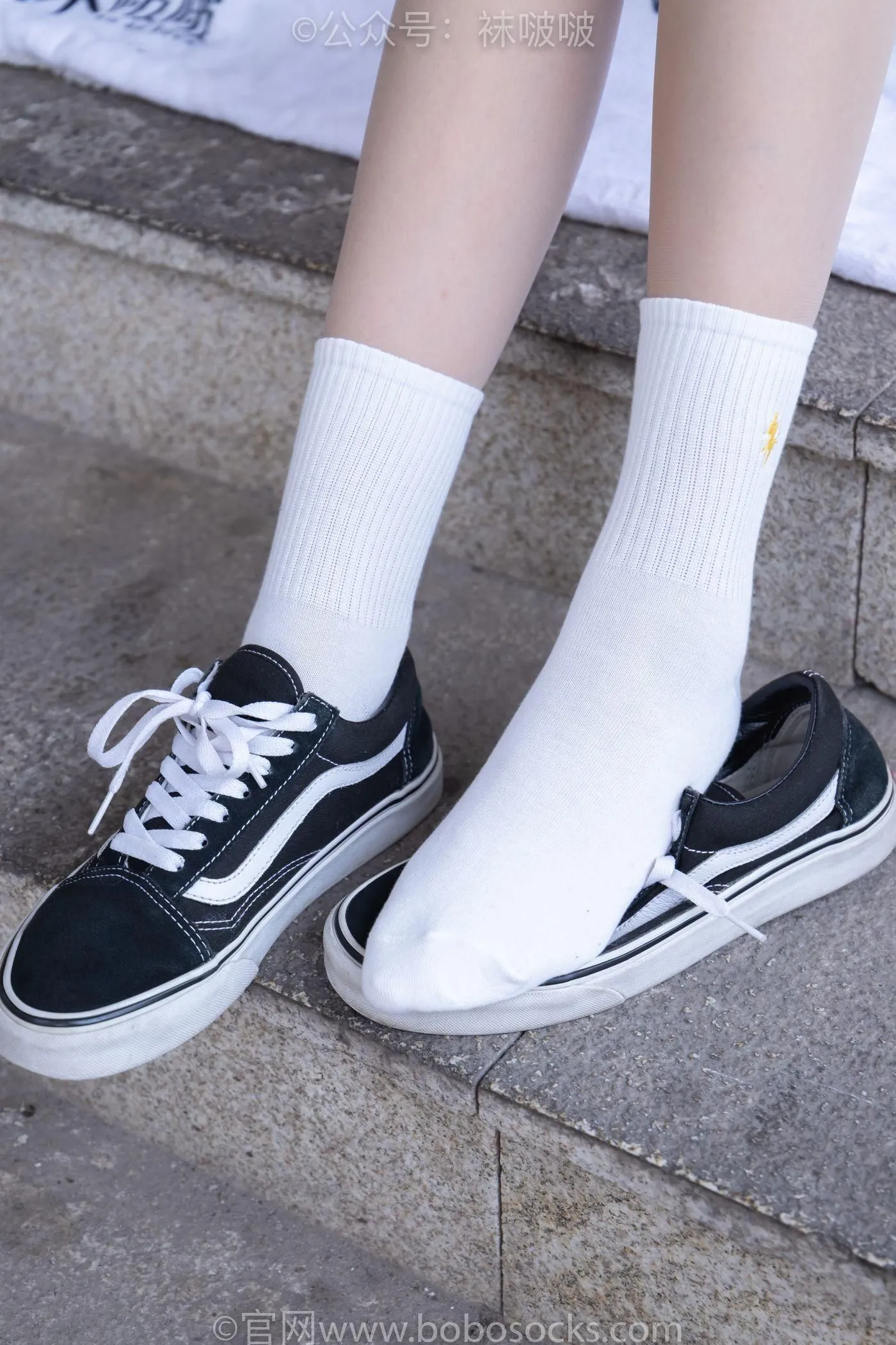 [BoBoSocks袜啵啵]NO.069 小甜豆-vans板鞋、白棉袜、肉丝 [135P]插图3